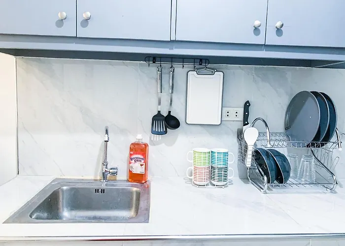 Staycation With Netflix In Espana Manila